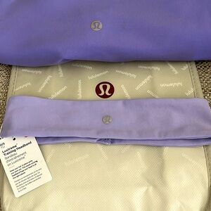 NEW WITH TAGS• RARE SOLD OUT COLOR • LULULEMON LUXTREME HEADBAND WITH BAG